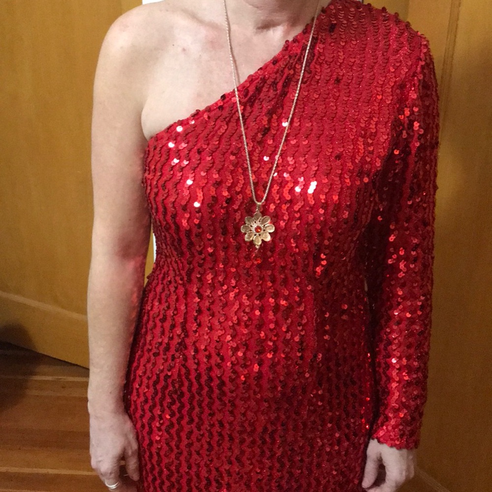 Beautiful Red Sequence Evening Gown - image 5